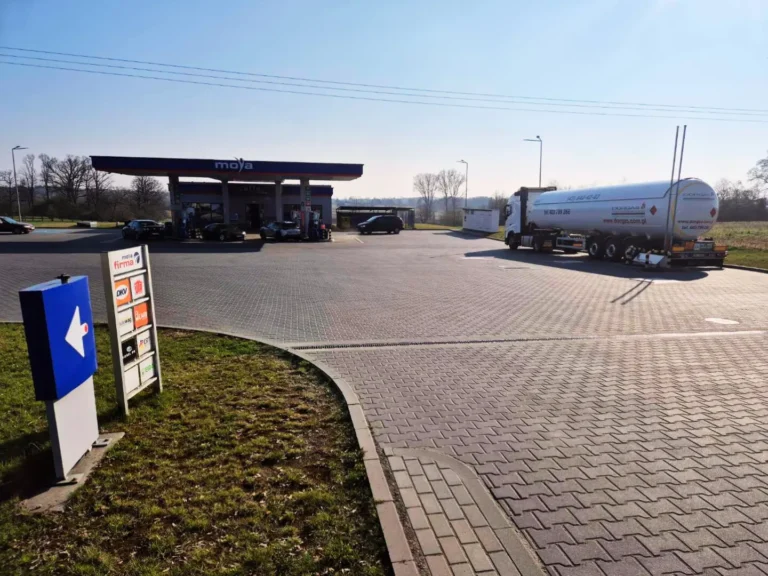 stacja benzynowa konstantynow lutomierska