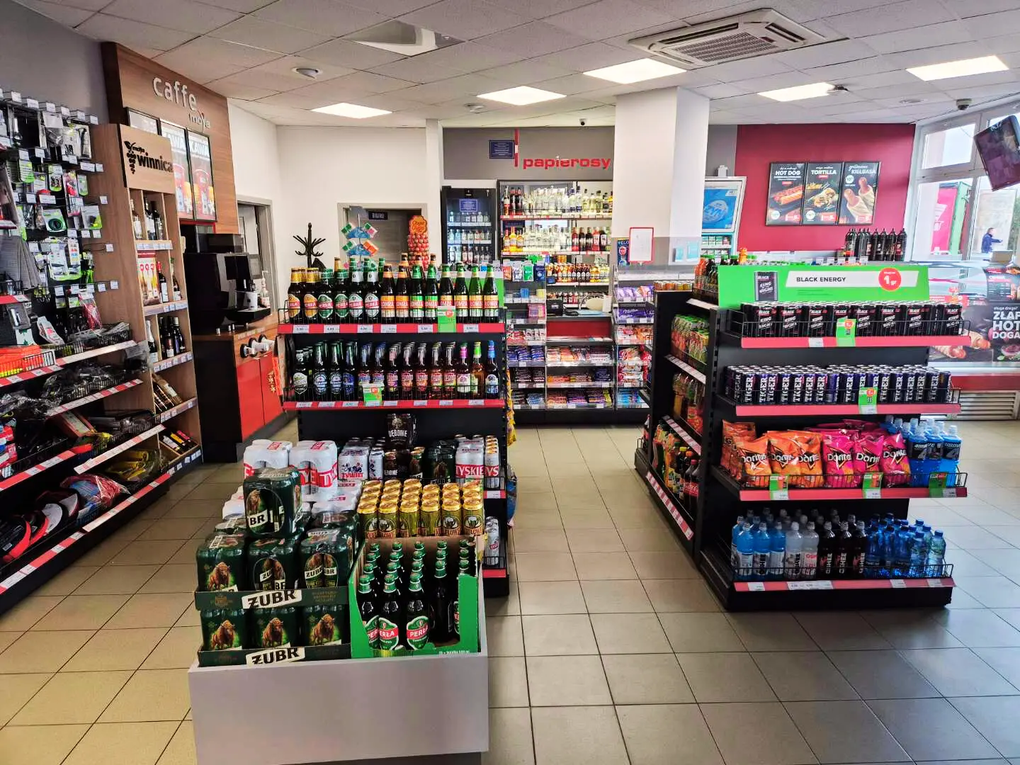 stacja paliw moya borki wnetrze